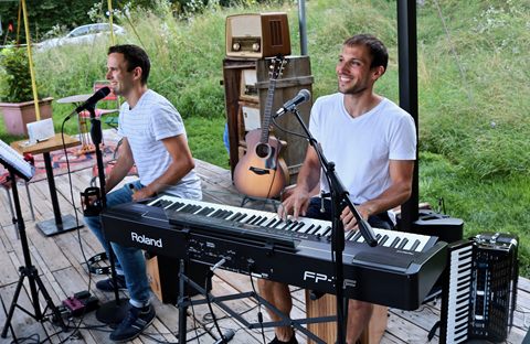 Zwei-Mann-Band live